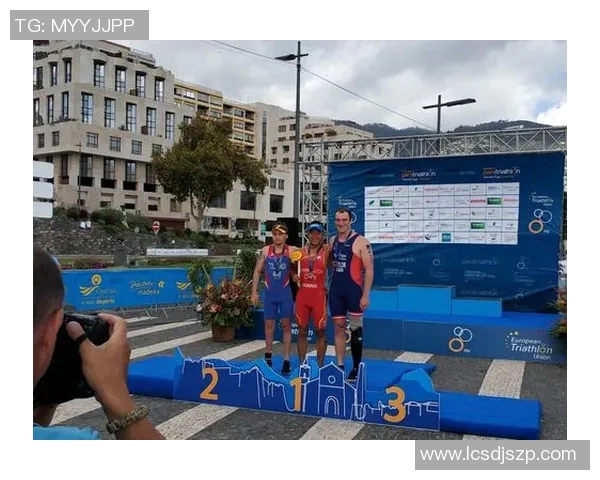 39岁重返东亚杯的传奇之路从大学校队到世界杯铁闸的奋斗历程